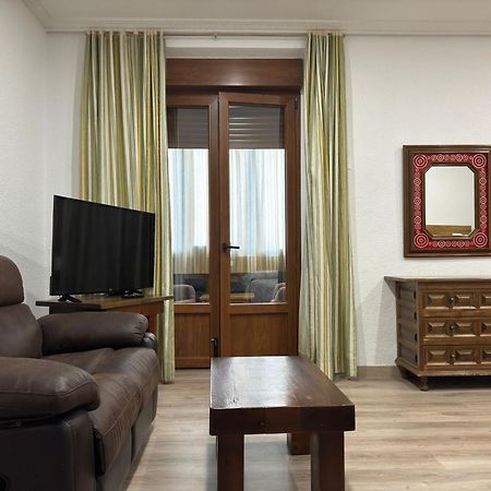 Hostal Aribel Longinos Cercedilla Eksteriør billede