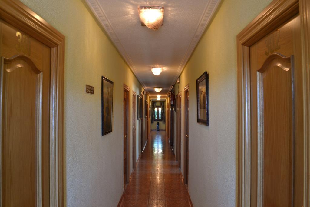 Hostal Aribel Longinos Cercedilla Værelse billede