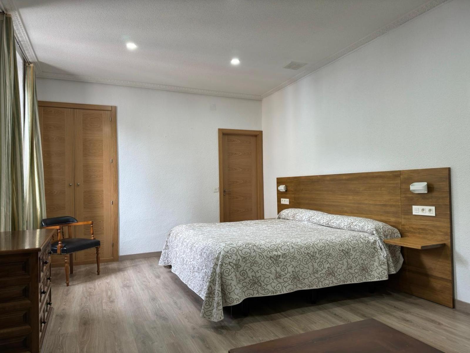 Hostal Aribel Longinos Cercedilla Eksteriør billede