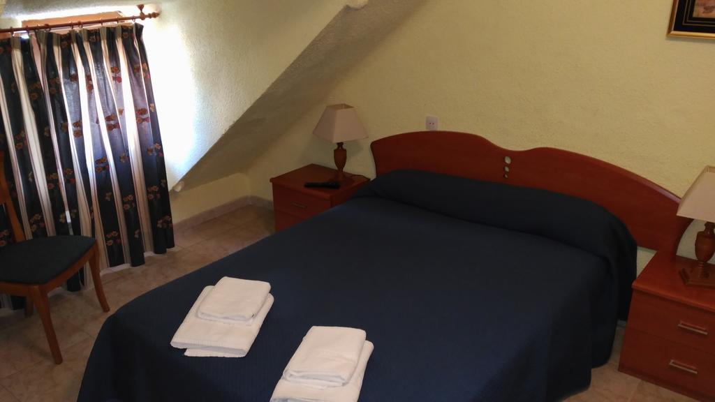 Hostal Aribel Longinos Cercedilla Eksteriør billede