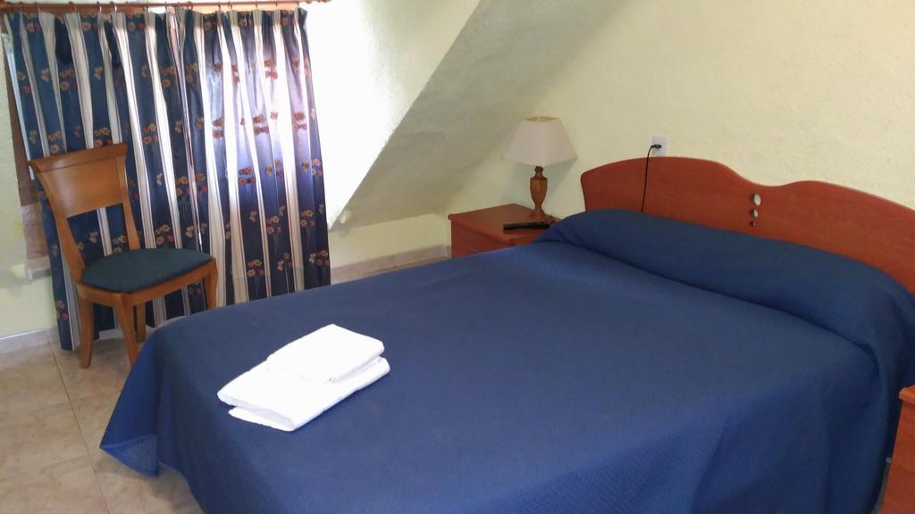 Hostal Aribel Longinos Cercedilla Eksteriør billede