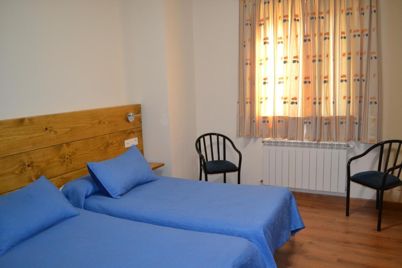 Hostal Aribel Longinos Cercedilla Eksteriør billede